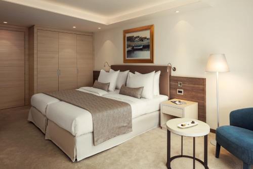 Superior Double Room with Balcony and Sea Side