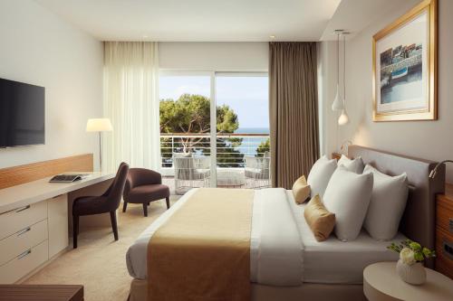 Bellevue Suite with Terrace