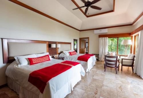 Lake Breeze Suite Queen