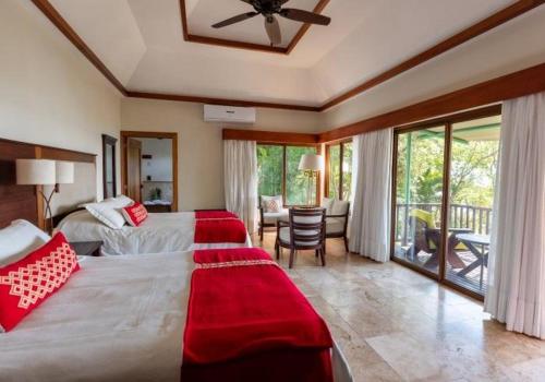 Lake Breeze Suite Queen