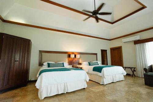 Lake Breeze Suite Queen