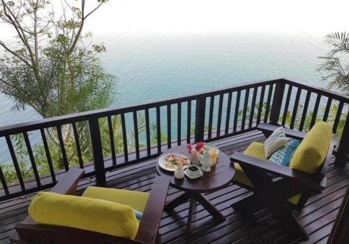 Lake View Suite King