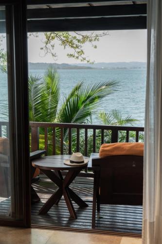 Lake View Suite King