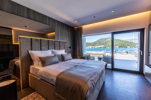 Deluxe Family Suite