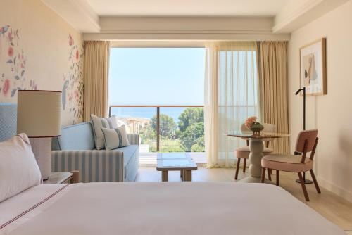 Junior Suite with Sea View (2 Adults + 2 Children)