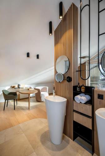 Junior Suite With Mountain View