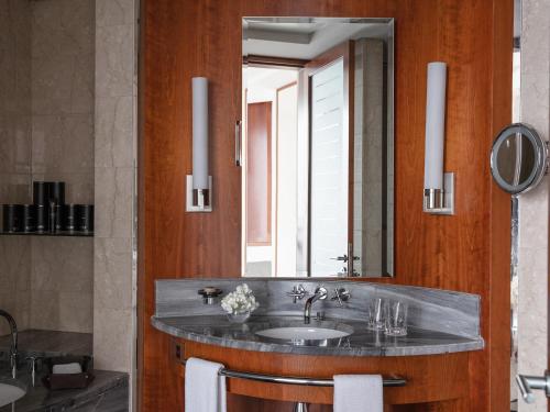 Deluxe Room with City Views and Direct Connectivity to Museum of the Future and Dubai Metro