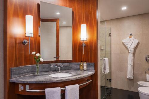 Junior Suite with Panoramic Skyline Views, Direct Connectivity to Museum of The Future, Complimentary Breakfast, Signature Afternoon Tea, Evening Sundowners, Soft Refreshments and Canapes