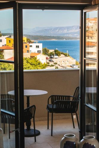 Deluxe Suite with Sea View