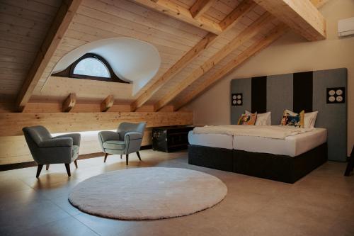 Superior Deluxe Double or Twin Room 