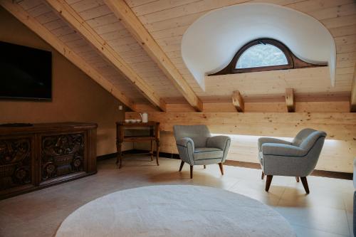 Superior Deluxe Double or Twin Room 