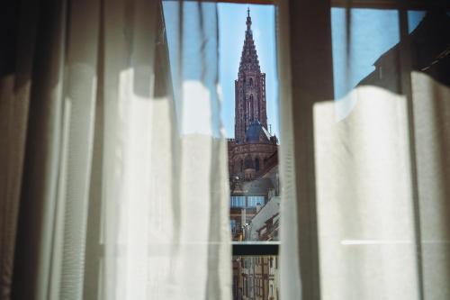 Divine Double Room with Bath and Cathedral View