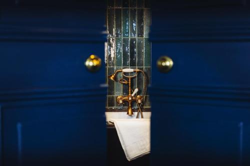 Divine Double Room with Bath and Cathedral View