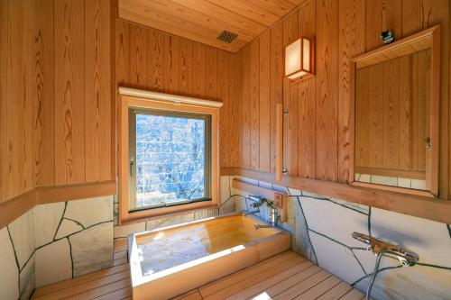 Suite with Mountain View