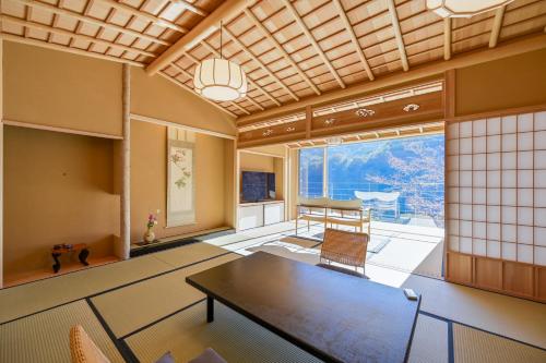 Suite with Mountain View