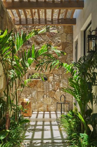 Oceanfront Casita King With Plunge Pool