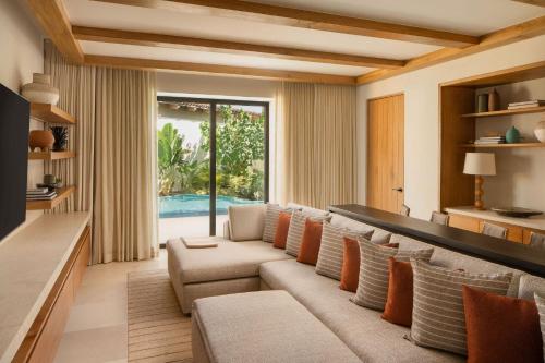 Oceanfront Three Bedroom Presidential Villa