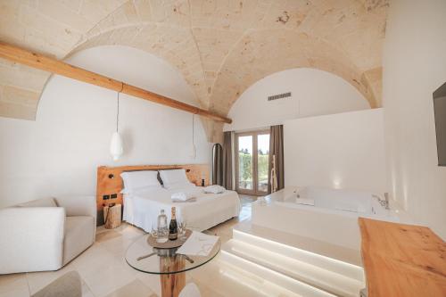 Queen Suite with Spa Bath