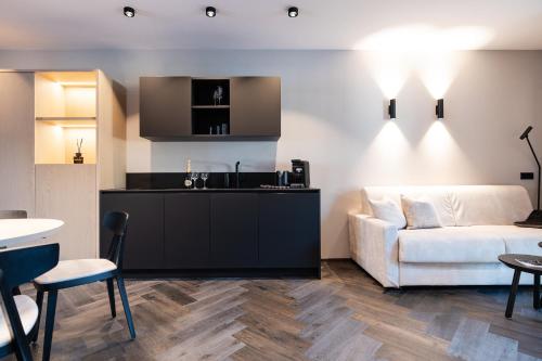 Superior One-Bedroom Apartment with Balcony