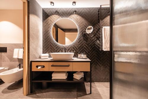 Two-Bedroom Deluxe Apartment