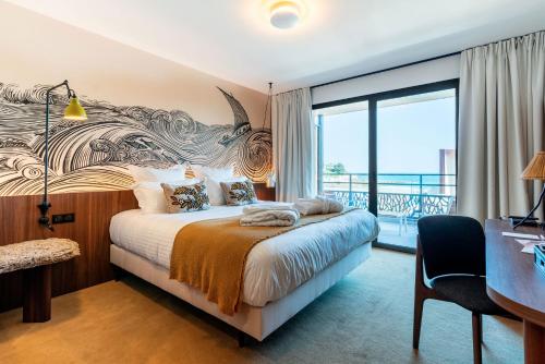 Double or Twin Room with Sea View