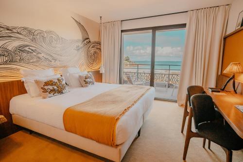 Double or Twin Room with Sea View