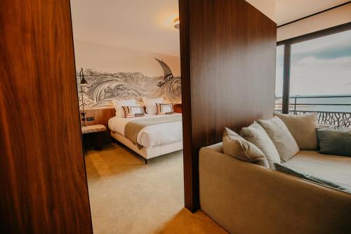 Prestige Suite with Sea View 