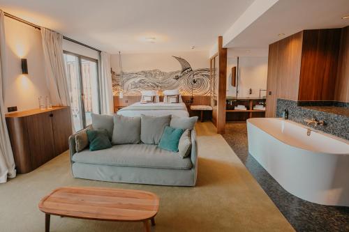Prestige Suite with Sea View 