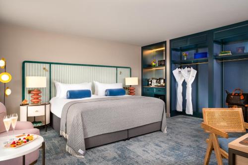 Executive King Room 