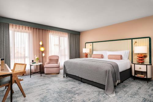 Executive King Room 
