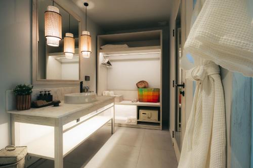 Premier Beachfront with Plunge Pool