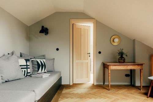 Studio - Split Level