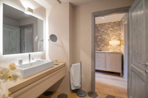 Deluxe King Size Double Room with view