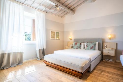 Deluxe King Size Double Room with view