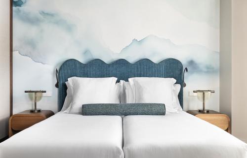 Double or Twin Room with City View