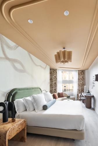 Double or Twin Room with City View