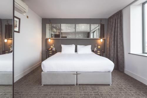 Superior King Room 