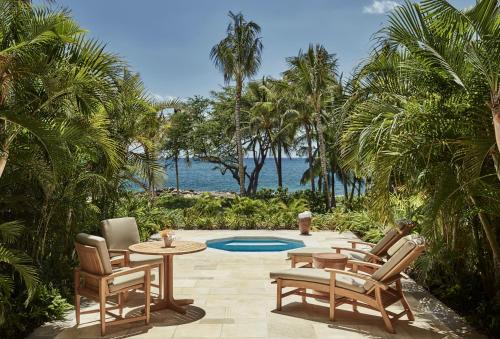 Club Deluxe Room with Outdoor Spa Tub