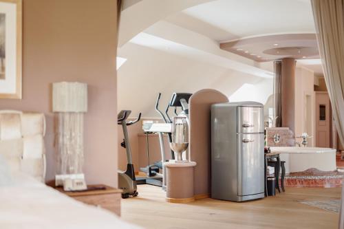 Deluxe Suite with Spa Bath