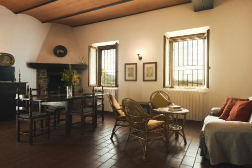 Two-Bedroom Apartment (Italia 3)