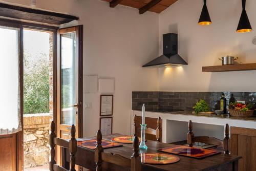 Three-Bedroom Apartment (Cicalino 6)