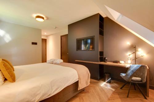 Deluxe Double Room with Bath