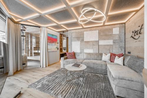 Deluxe Suite with Spa Bath