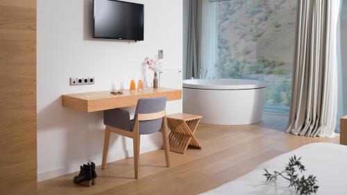 Attic Junior Suite