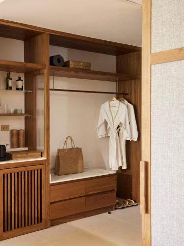 Deluxe Double or Twin Room with Pool Access