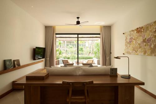 Deluxe Double or Twin Room with Pool Access