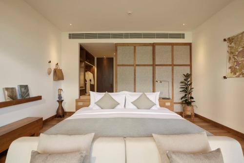 Premier King Room