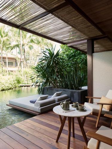 Premier King Room with Pool Access