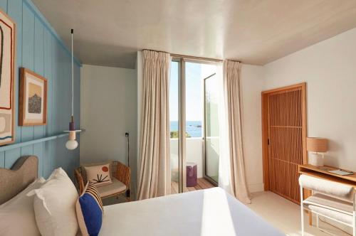 Standard Double Room with Ocean View and Balcony