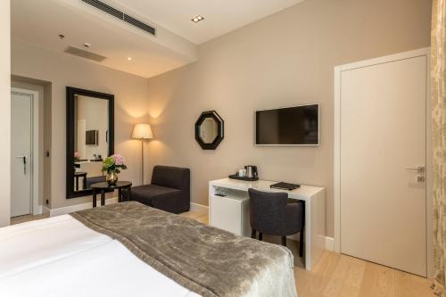 Superior Double Room with City View and with Free Spa Access